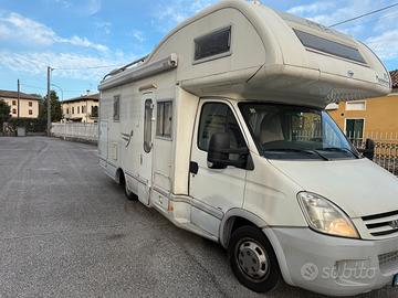 Camper mansardato Arca 720 GLM