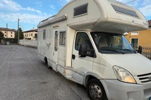 Camper mansardato Arca 720 GLM