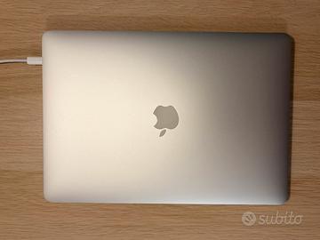 Apple MacBook Air (2020)