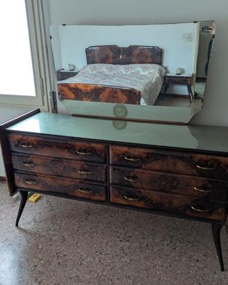 Camera da letto completa vintage