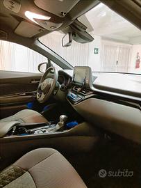 Toyota CH-R 