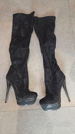 stivali tacco a spillo