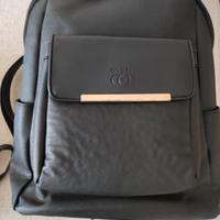 Zaino in ecopelle nero con cerniera marca Coofit