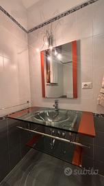 Lavabo in vetro + specchio + rubinetteria