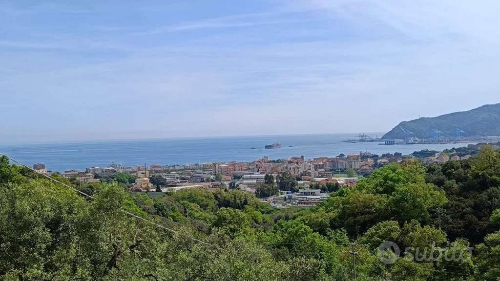 Villa di 200 m² con 5 locali e box auto a Savona - Vista 2