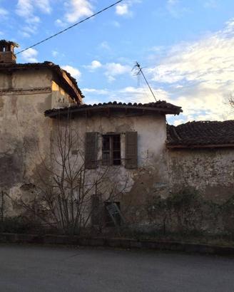 Rustico / Casale di 275 m² con 4 locali a Bulciago