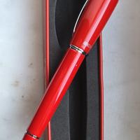 Penna stilografica con custodia in metallo vintage