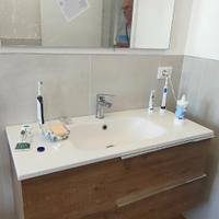 mobile bagno con lavabo e due cassetti sospeso