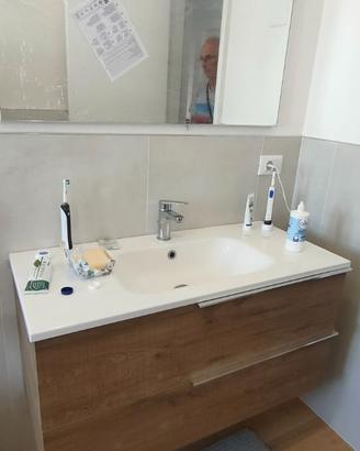 mobile bagno con lavabo e due cassetti sospeso