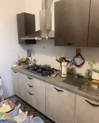 Cucina componibile completa di elettrodomestici