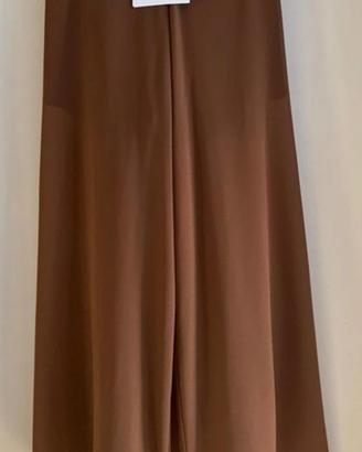 Pantalone nuovo da donna a palazzo