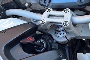 Ducati Monster 696