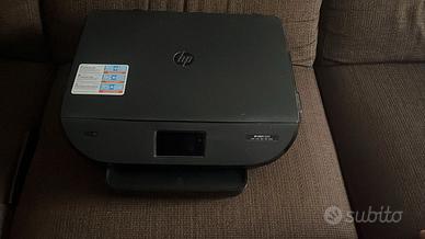 Stampante HP envy 5547 con scanner