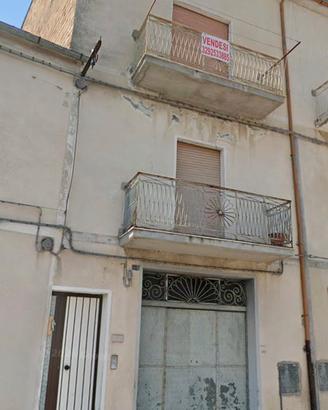 Casa indipendente a Bonefro (CB) - Via Roma -