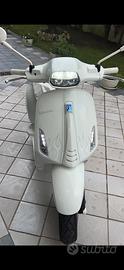 Vespa Sprint 125 x Justin Bieber