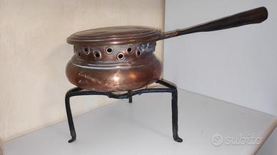 Scaldino in rame con trepiedi