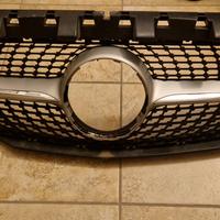 calandra  Mercedes CLA (C117) – Pari al nuovo