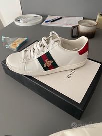 Sneakers Gucci Ace con ape ricamata – Originali