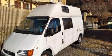 Camper furgonato