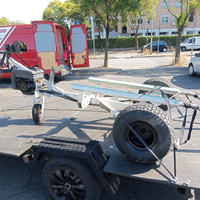Carrello per moto d'acqua motorizzato