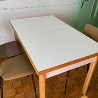 Tavolo apribile e sedie