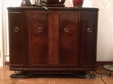 Mobile con giradischi e cantinetta