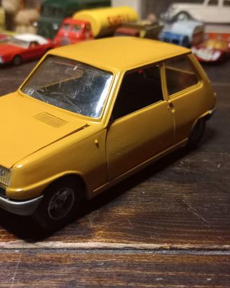 Renault R5 scala 1.24  Martoys 