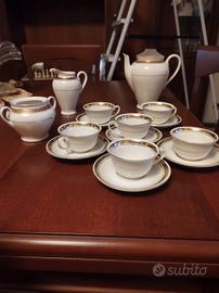 Set da caffè con bordo dorato 