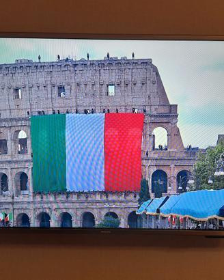 Philips TV Smart 32 Pollici Ambilight