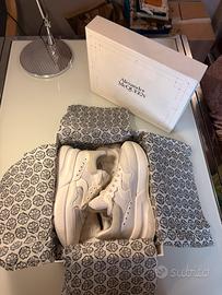 Alexander McQueen runner oversize