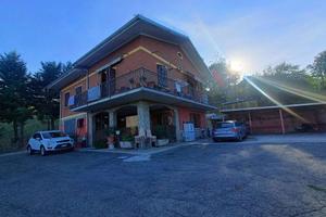 Casa indipendente di 200 m² con 4 locali a Baiso