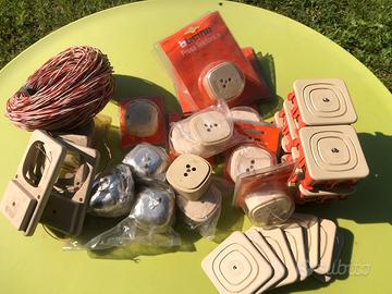 Prese, scatole, cicalini nuovi per telefono fisso