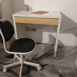 Sedia Ikea ÖRFJÄLL da bambini e scrivania MICKE