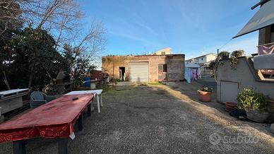 Locale deposito con corte esclusiva di 450 mq