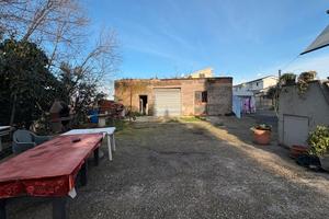 Locale deposito con corte esclusiva di 450 mq