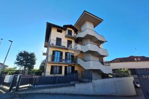 2 LOCALI A STRAMBINO