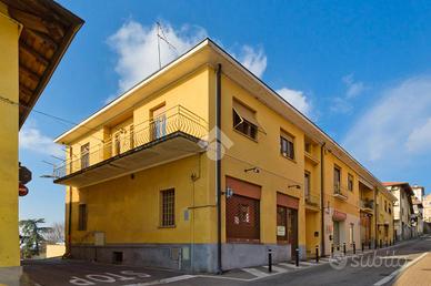 3 LOCALI A PECETTO TORINESE
