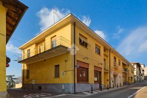 3 LOCALI A PECETTO TORINESE