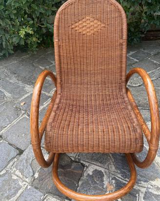 Sedia a dondolo vintage fatta a mano