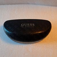 custodia occhiali Guess