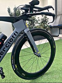 Bici da cronometro in carbonio