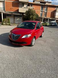 Lancia y
