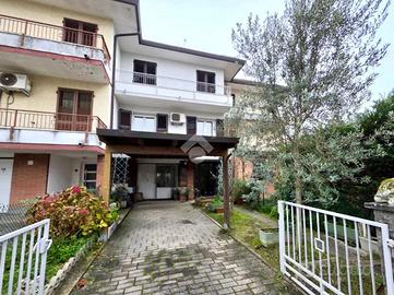 VILLA A SCHIERA A ALFONSINE