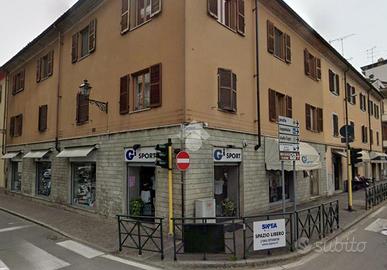 NEGOZIO A TORTONA
