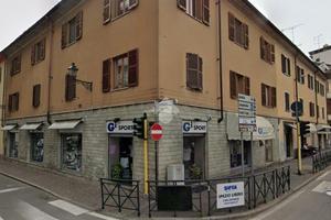 NEGOZIO A TORTONA
