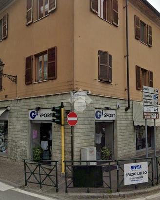 NEGOZIO A TORTONA
