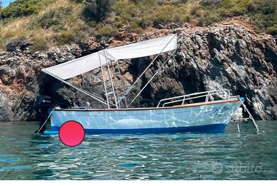 Gozzo in vetroresina