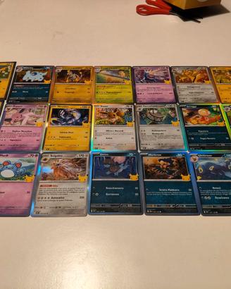 Carte Pokemon 30esimo anniversario comuni e rare