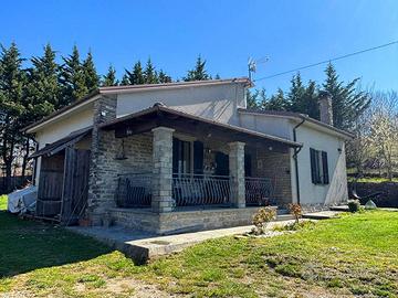 Villa di 136 m² con 4 locali a Borgo Val di Taro