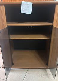 Mobile porta oggetti e tv